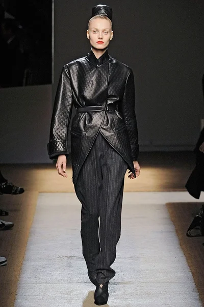 Look 4